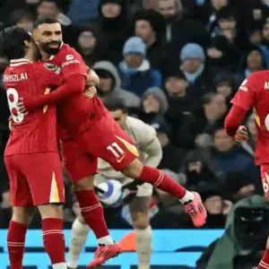 Premier League : Liverpool - Southampton (3-1) et Manchester United - Arsenal (1-1) - Vidéo